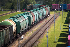 ЕК пояснила, что транзит санкционных российских грузов через ЕС разрешен по ж/д