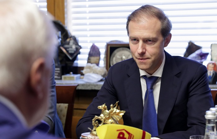 Госдума рассмотрит кандидатуру Мантурова на должность вице-премьера