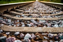 Один человек погиб в результате схода вагонов грузового поезда в Тульской области