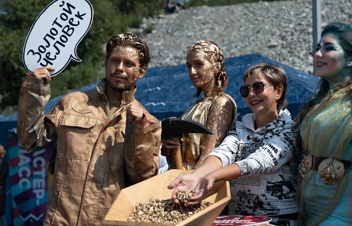 В Магадане прошли соревнования по промывке золота