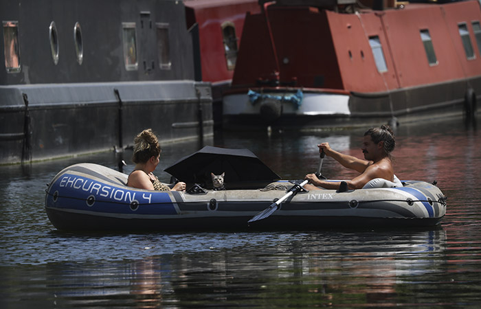 Из-за жары в Великобритании закрыли школы и отменили массовые мероприятия