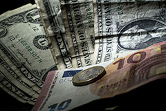 ЦБ РФ разрешил "недружественным" банкам куплю-продажу одной валюты в обмен на другую