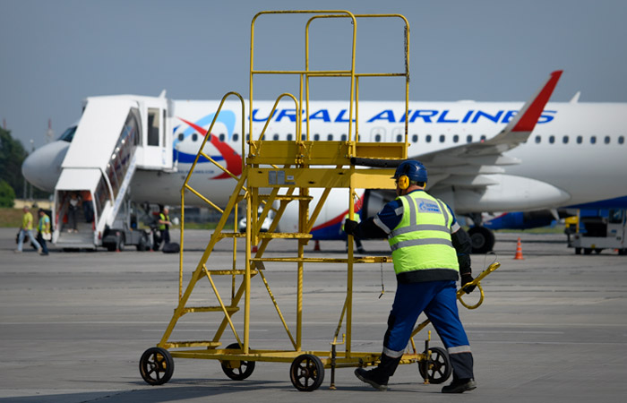 "Уральские авиалинии" запланировали осенью начать техобслуживание Superjet 100