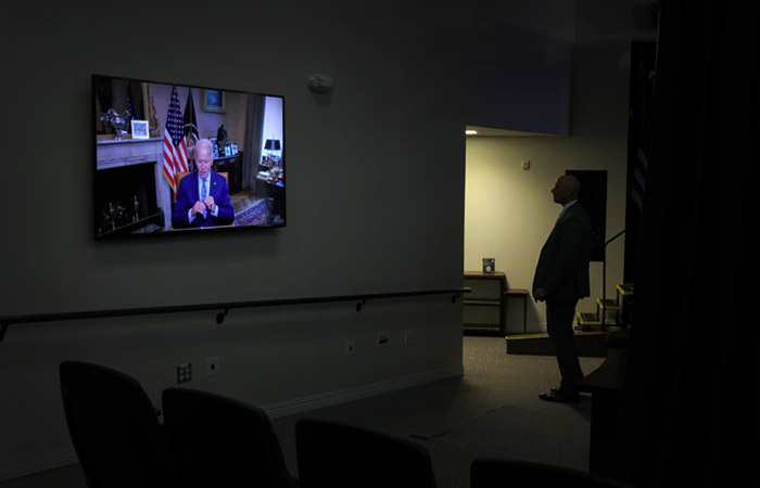 Байден завершил курс лечения от COVID-19