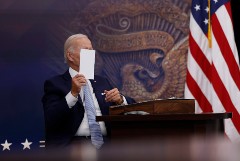 Врач Байдена заявил о его хорошем самочувствии после нового положительного COVID-теста