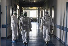 В России COVID-19 за сутки выявили у 10 824 человек