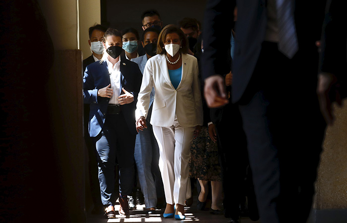 Самолет с Пелоси вылетел из аэропорта Тайваня