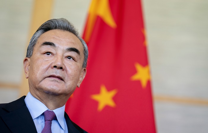 Глава МИД Китая назвал совместное заявление стран G7 "макулатурой"