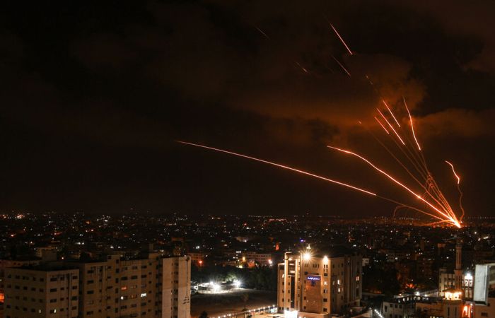 Палестинцы из Газы запустили десятки ракет в сторону Израиля