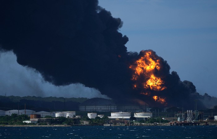 В МИД РФ выразили готовность помочь Кубе в связи с пожаром на нефтехранилище