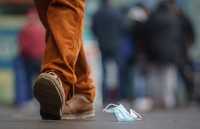 Суточная заболеваемость COVID-19 в РФ впервые с марта превысила 27,8 тыс. человек