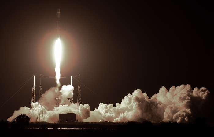Ракета компании SpaceX вывела на орбиту новую партию интернет-спутников Starlink