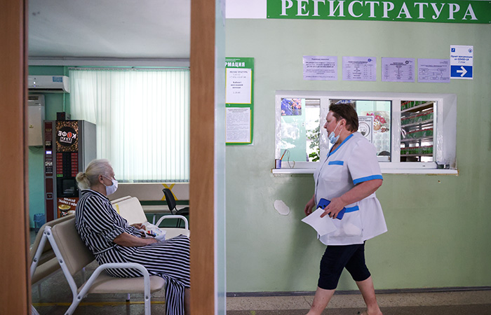 В России за сутки COVID-19 выявили у 25 273 человек