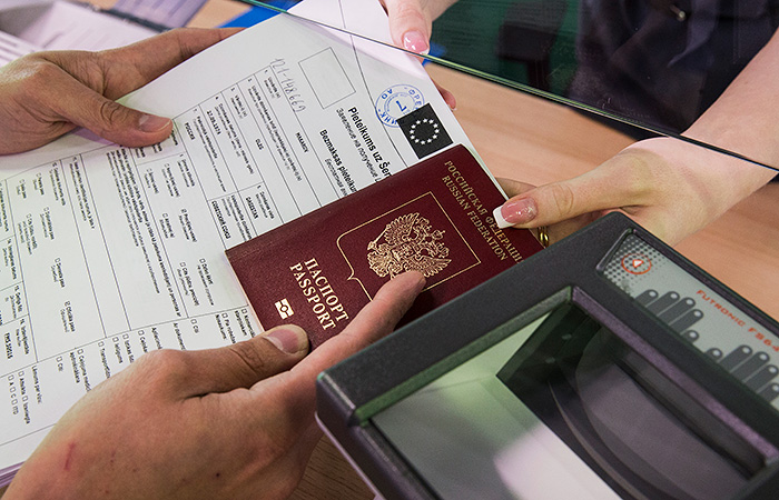 Эстония собралась запретить въезд россиянам с визами от других стран ЕС