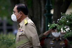 Премьер Таиланда временно отстранен от должности по решению Конституционного суда