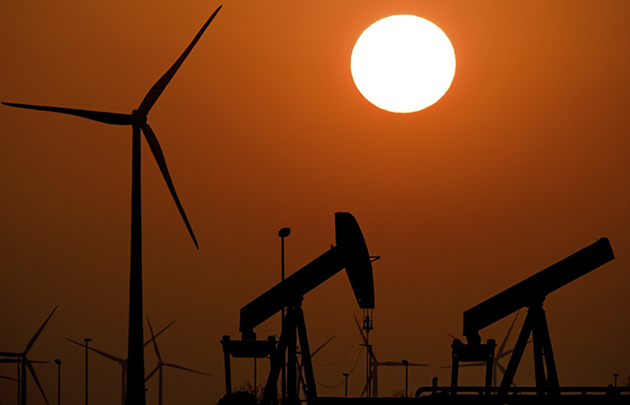 Brent подешевела до $104,3 за баррель