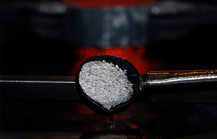 Цены на серебро опустились до минимума за 2 года