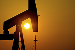 Цены на нефть завершили август снижением и продолжают падать