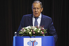 Лавров счел, что в ответ на санкции нельзя наказывать всех граждан европейских стран