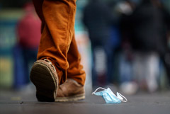 Заболеваемость COVID-19 за неделю сохранила тенденцию к снижению