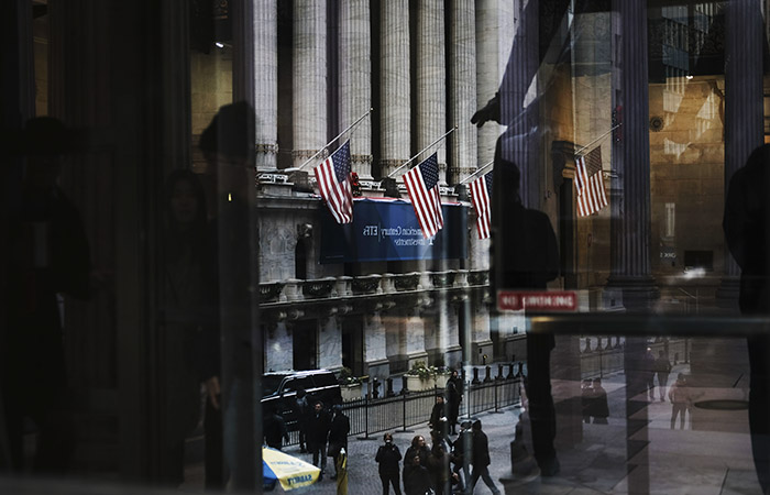 Объем депозитов в банках США во II квартале упал на рекордные $370 млрд