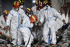 Сильный пожар охватил 42-этажное офисное здание в китайском городском округе Чанша