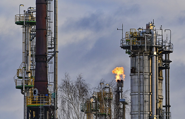 Правительство Германии взяло под свой контроль три НПЗ "Роснефти" в стране