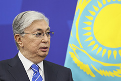 Парламент Казахстана единогласно принял поправки о семилетнем сроке президента