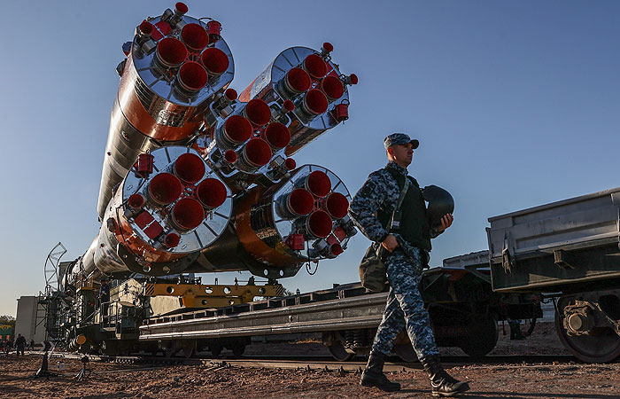 Делегация США прибыла на Байконур для участия в перекрестном полете на МКС