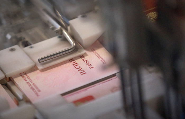 МИД РФ сообщил о возобновлении приема заявлений на выдачу загранпаспорта на 10 лет