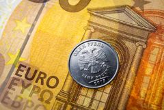 Рубль почти не изменился к доллару на старте торгов, сделок с евро нет