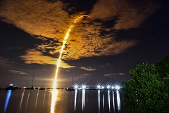 Ракета компании SpaceX стартовала на орбиту с новой группой интернет-спутников