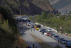 Власти Северной Осетии ограничили въезд легковых авто на территорию республики