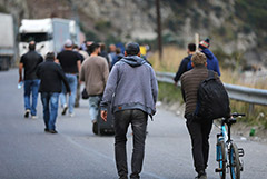 Клишас отметил расхождения в законах насчет права состоящих на воинском учете покидать РФ