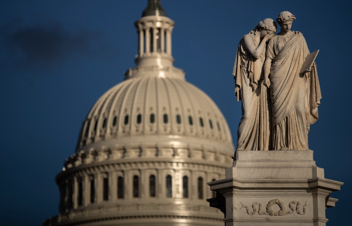 Сенат США принял законопроект, включающий новую помощь Украине в размере $12 млрд
