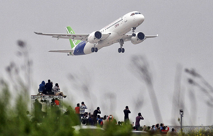 В Китае сертифицирован первый созданный в стране узкофюзеляжный авиалайнер