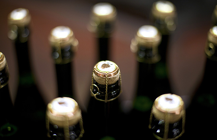 Минимальная розничная цена на игристое вино может вырасти до 239 рублей