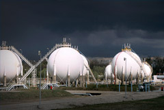 Польша и Франция начали тратить запасы газа из хранилищ