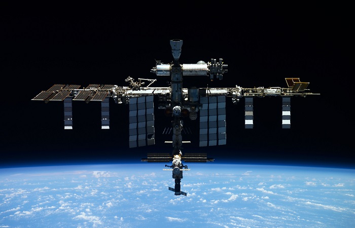 Американский корабль Crew Dragon-5 с космонавтом "Роскосмоса" состыковался с МКС