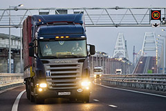 Власти ограничили провоз металла через крымскую переправу