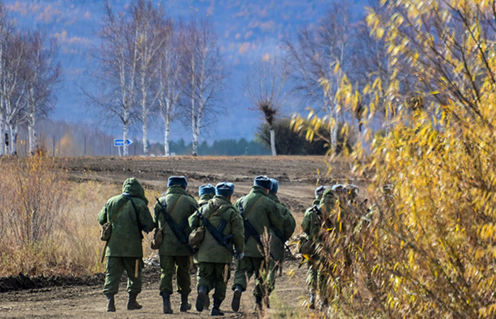 Минск сообщил, что РФ направляет в региональную группировку в Белоруссию до 9 тыс. военных