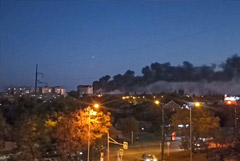 Военный самолет упал на жилой дом в Ейске