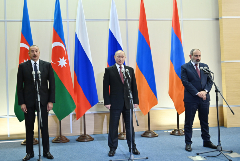 "Ведомости" сообщили о возможной встрече Алиева, Пашиняна и Путина в конце октября