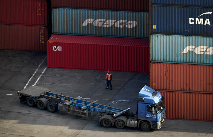 На таможне отметили улучшение ситуации с приемом контейнеров в портах ДФО