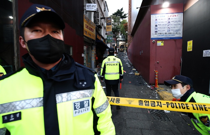 Две россиянки погибли в давке в Сеуле во время празднования Хэллоуина