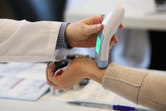 В РФ за сутки COVID-19 диагностировали у 6 803 человек