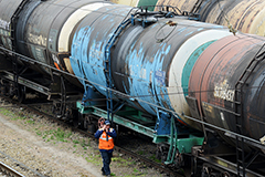 Нефть дешевеет на фоне роста доллара после итогов заседания ФРС