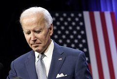 Байден в связи с предстоящими выборами заявил, что "демократия находится под угрозой"