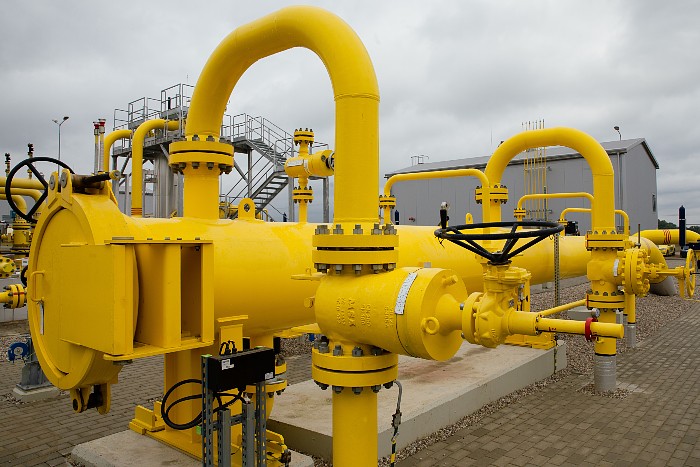 Крупнейшие страны ЕС начали тратить запасы газа из хранилищ