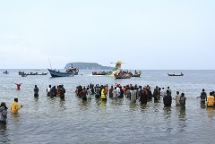 Спасены 26 пассажиров танзанийского самолета, который упал в озеро Виктория